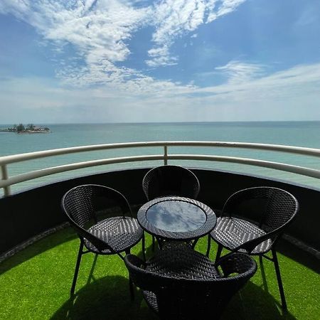 The Arena Tanjung Tuan Port Dickson Apartamento Exterior foto