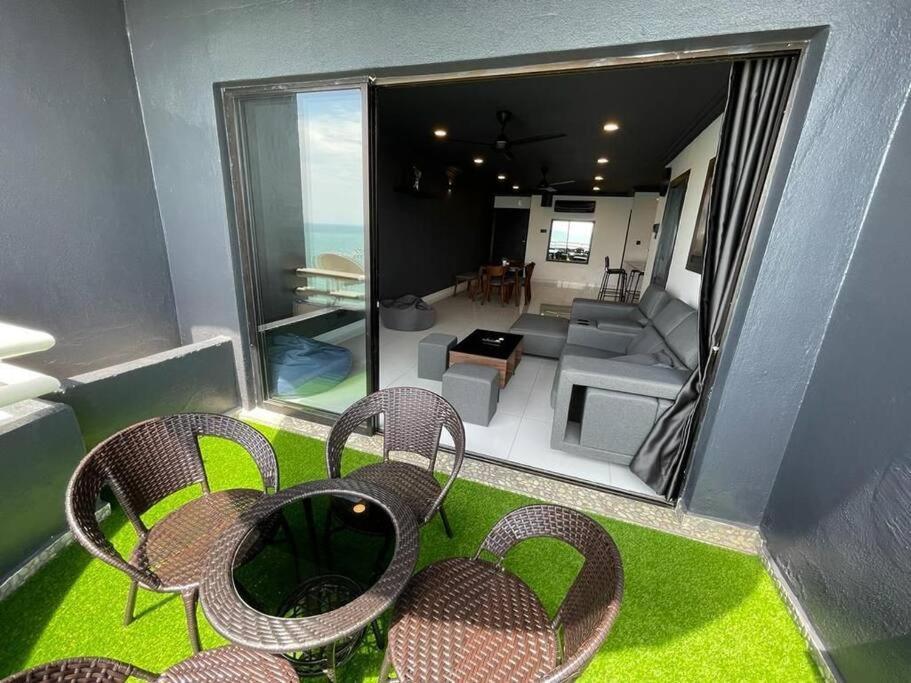 The Arena Tanjung Tuan Port Dickson Apartamento Exterior foto